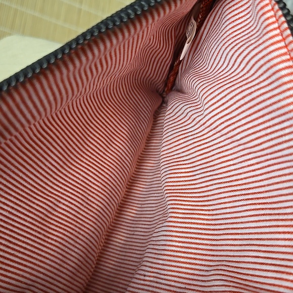 Herschel Supply Pinapple Pouch - Picture 6 of 9